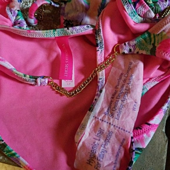 Victoria's Secret bikini - Picture 4 of 4